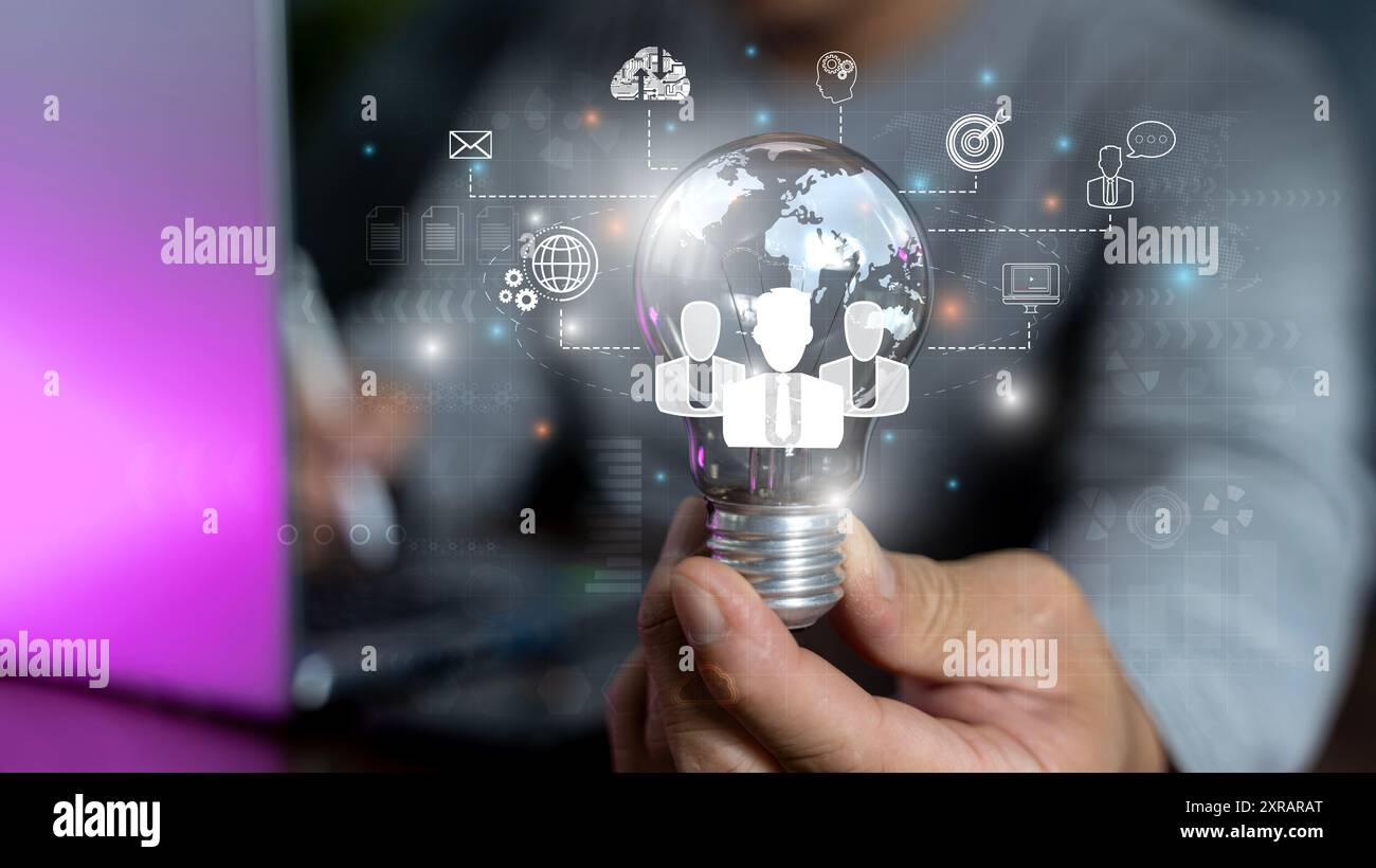Concept de technologie Internet Business de gestion de la relation client. Homme d'affaires tenant des affaires de service à la clientèle et entreprise. Échanges de données de Banque D'Images