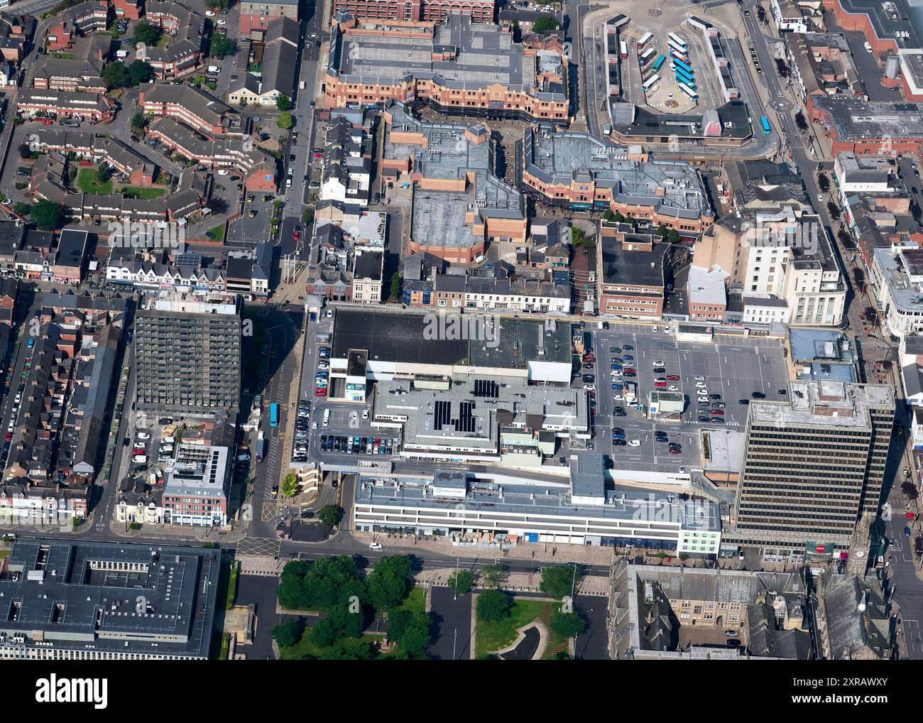 Un drone aérien a filmé Middlesbrough centre ville et quartier commerçant, Teeside, Nord-est de l'Angleterre, Royaume-Uni, Banque D'Images