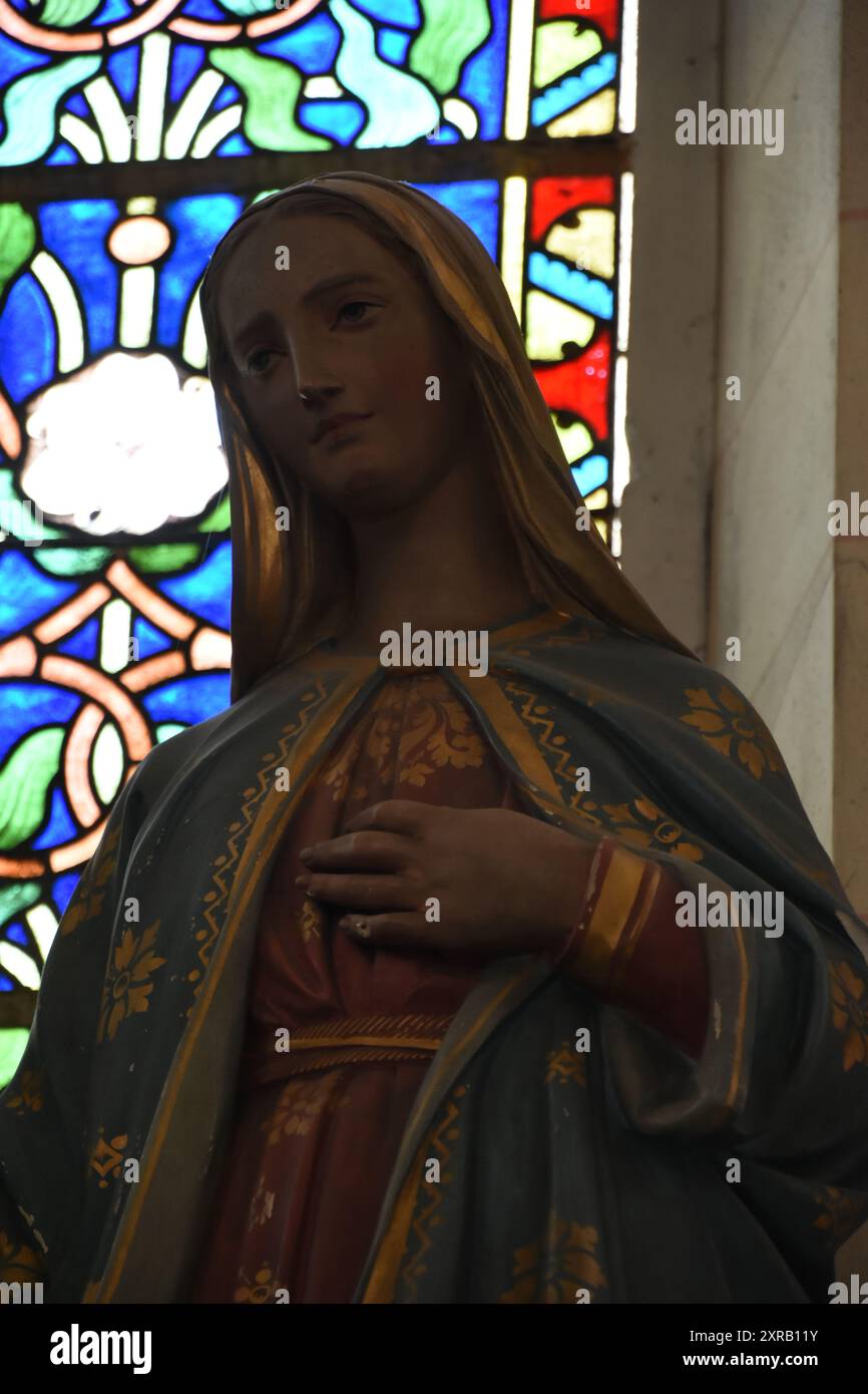 La basilique Sainte-Maxellende de Caudry est une basilique catholique, située à Caudry, dans le département du Nord, dans la région hauts-de-France. Banque D'Images