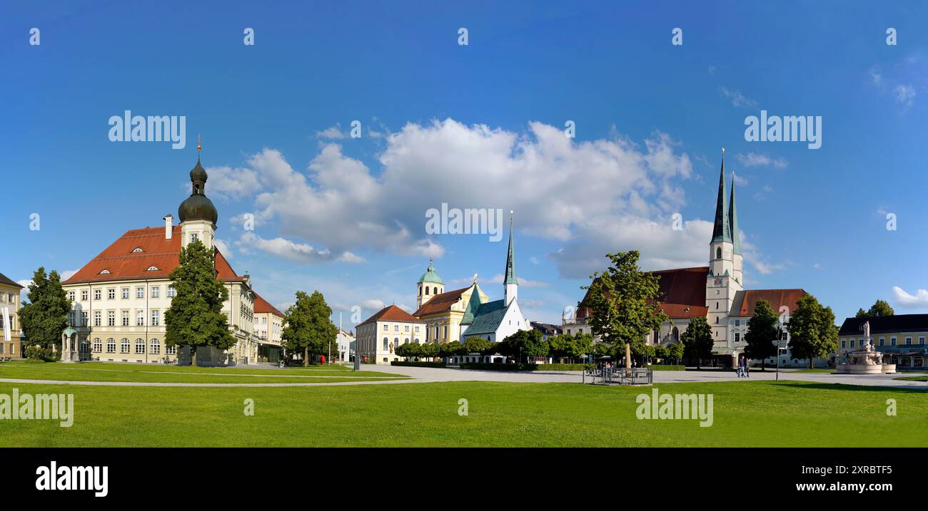 Allemagne, Bavière, haute-Bavière, Altötting, place de la Chapelle, Town Hall, Congregation Hall, Capucin Church of changea Magdalena, Chapel of Grace, Collegiate Parish Church of New Philip et rendu James Banque D'Images