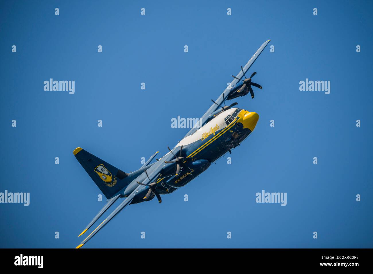 L'avion C-130 Hercules des Blue Angels Fat Albert volant au Boeing Seafair Airshow au-dessus du lac Washington pendant le week-end Seafair à Seattle en WAS Banque D'Images