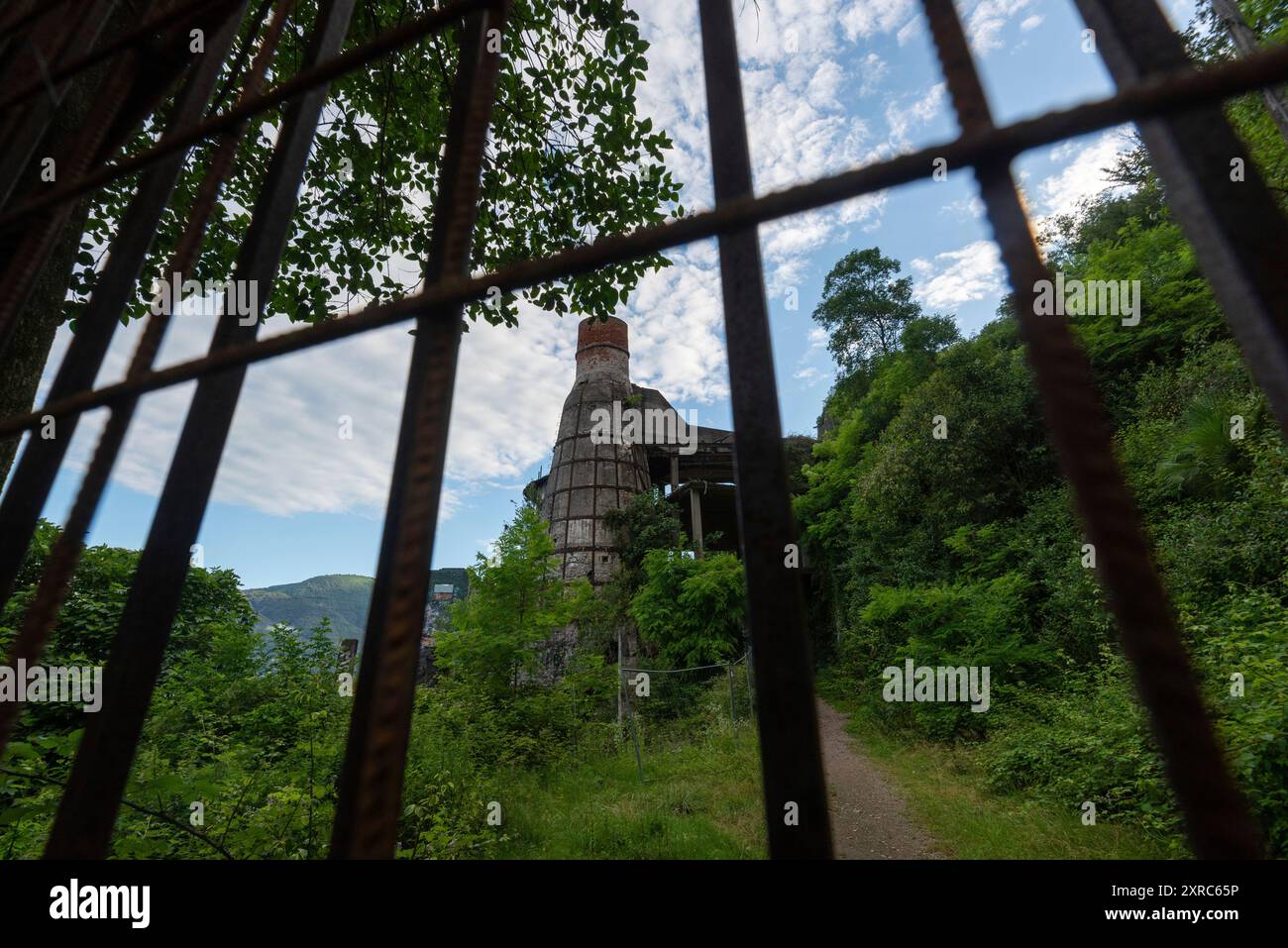 Vieille boulangerie sur le lac majeur, maintenant un lieu perdu, Castelveccana, Lombardie, Italie Banque D'Images
