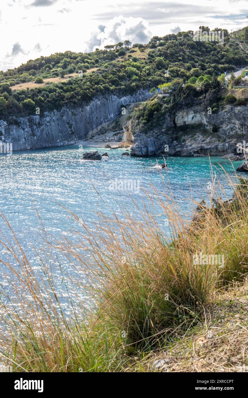 Paysage grec typique, nature méditerranéenne de la Grèce, paysage tourné pendant la journée sur Zakynthos, îles Ioniennes, Grèce Banque D'Images