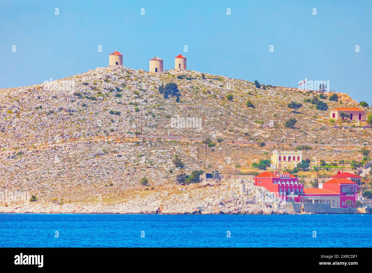 Moulins à vent traditionnels, île de Halki, îles du Dodécanèse, Grèce Banque D'Images