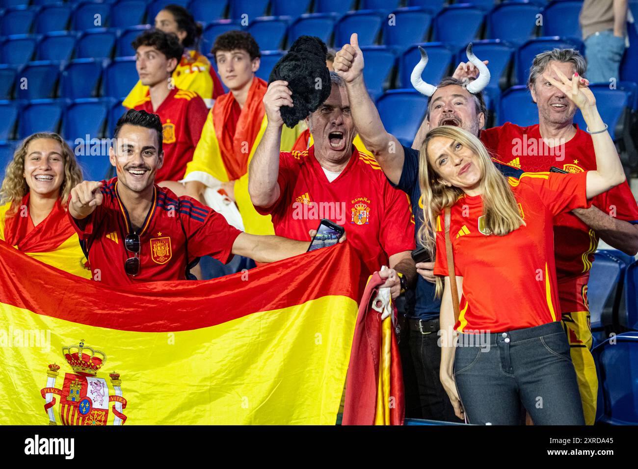 Paris, France. 09 août 2024. Jeux Olympiques, dernier match de football masculin entre les équipes nationales espagnole et française au stade du Parc des Princes. Souporteurs espagnols. © ABEL F. ROS/Alamy Live News Banque D'Images