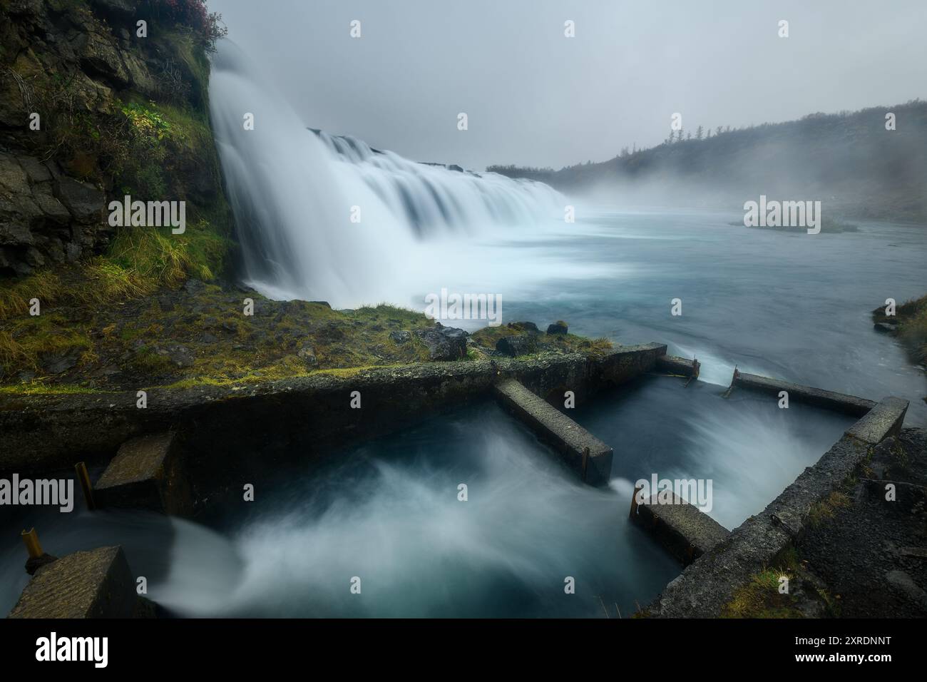 Cascade de Faxafoss sur la rivière Faxi, en Islande, endroit moins connu, sombre jour de pluie Banque D'Images