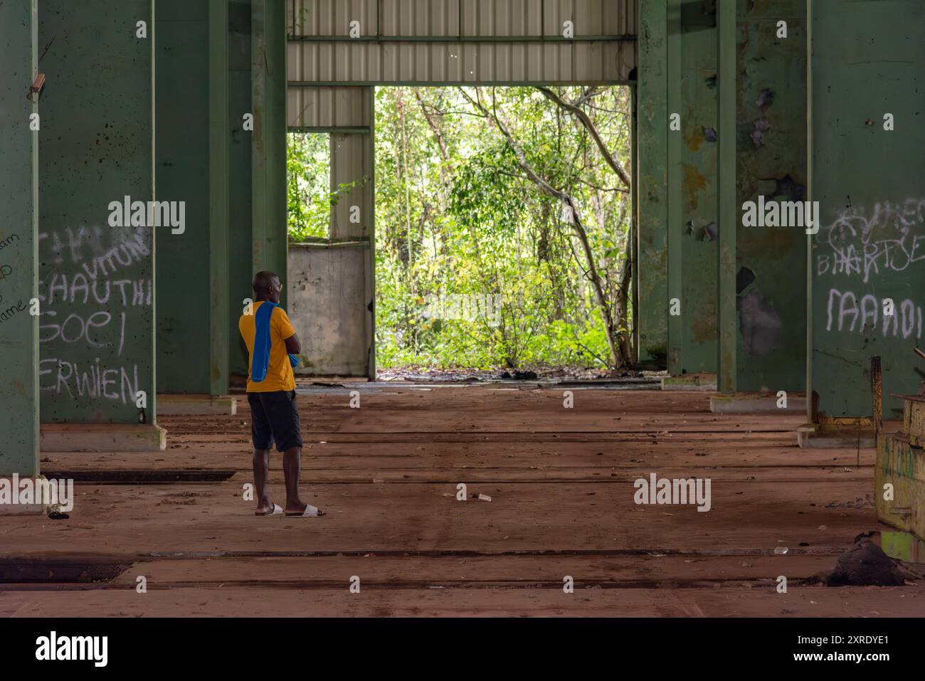 Apoera Railwaystation Suriname jamais utilisé et abandonné laissant un 300 millions de florins à la jungle Banque D'Images