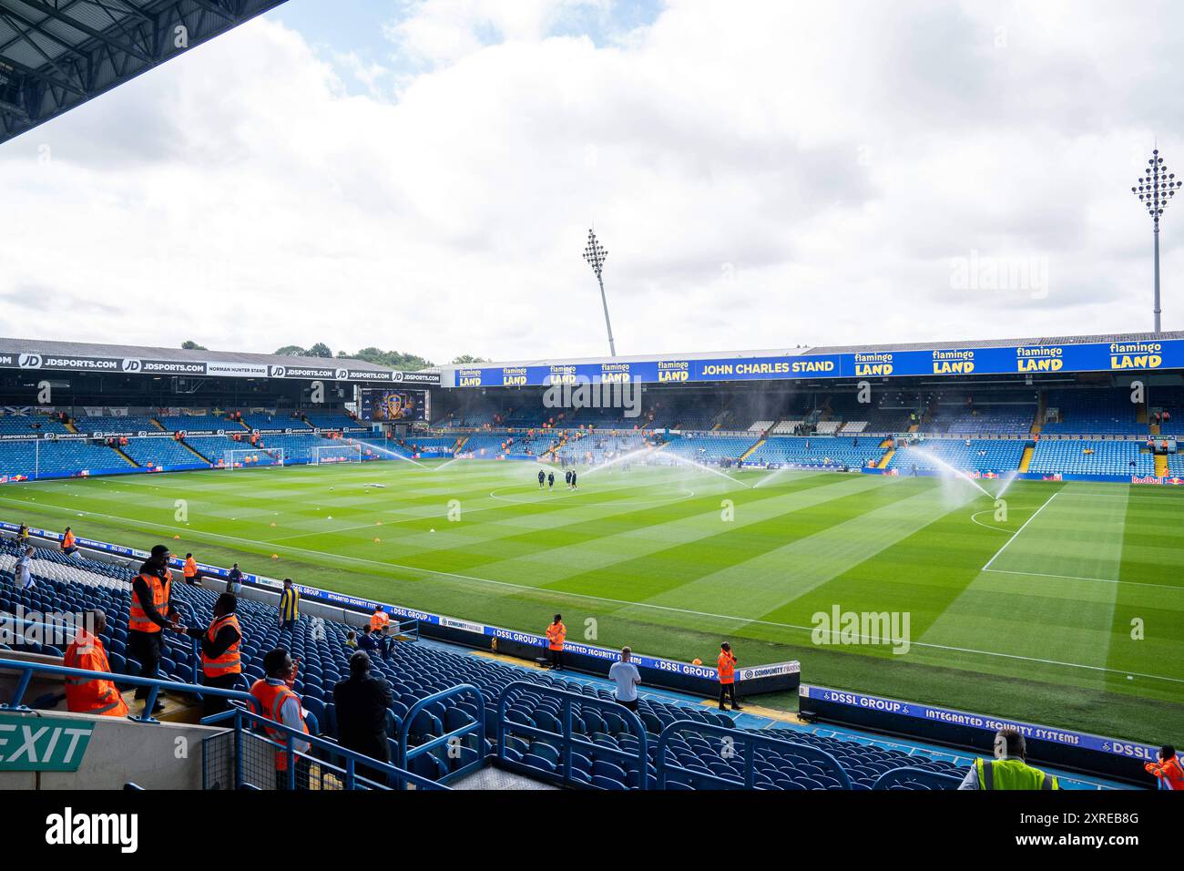 Leeds, Royaume-Uni. 10 août 2024. Vue générale à l'intérieur du stade avant le match du Leeds United FC vs Portsmouth FC SKY BET EFL Championship à Elland Road, Leeds, Angleterre, Royaume-Uni le 10 août 2024 crédit : Every second Media/Alamy Live News Banque D'Images