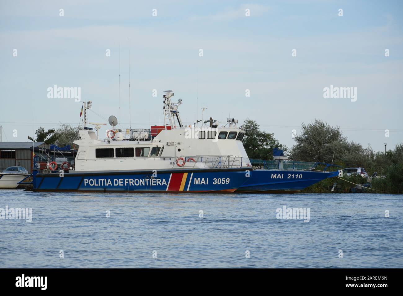 Patrouille roumaine de la police des frontières sur le Danube à Sulina, Roumanie Banque D'Images