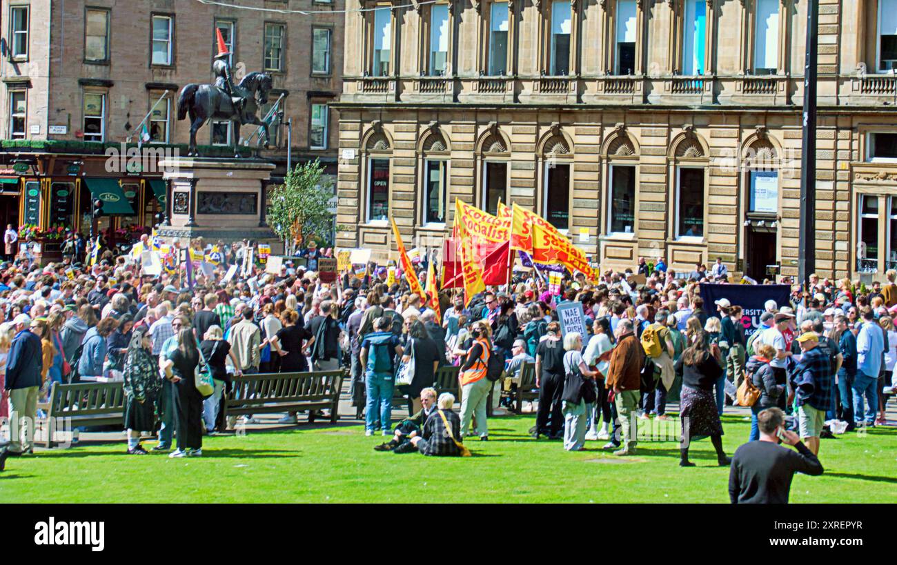 Glasgow, Écosse, Royaume-Uni.10 août 2024. Un rassemblement anti-faciste sur la place george a vu des milliers de personnes assister dans le centre de la ville. Crédit Gerard Ferry /Alamy Live News Banque D'Images