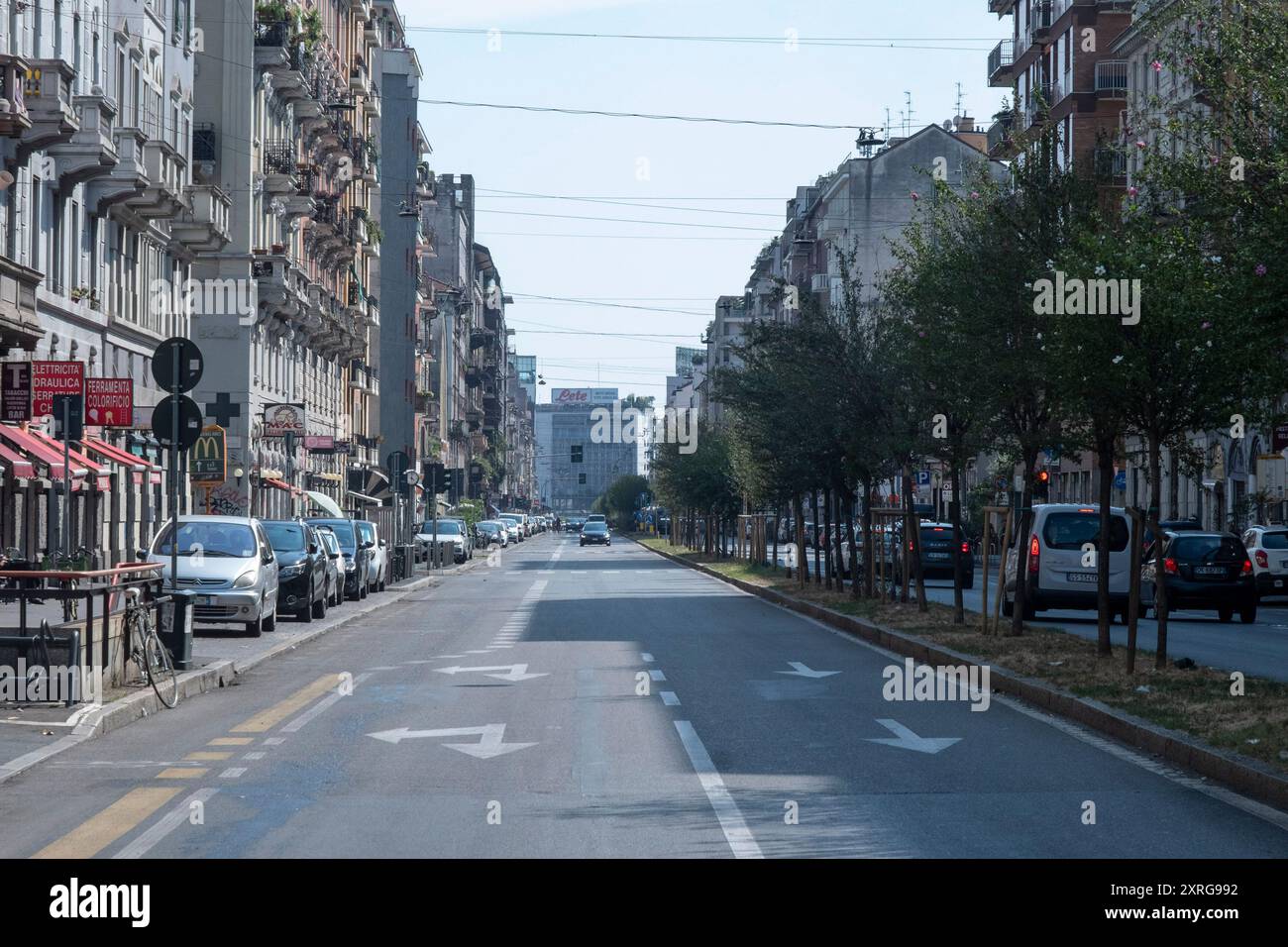 Milan, Italie. 10 août 2024. Milano si svuota durante le vacanze estive. Strade vuote e attività chiuse. - Cronaca - Milano, Italia - Sabato 10 agosto 2024(Foto Alessandro Cimma/Lapresse) Milan se vide pendant les vacances d'été. Rues vides et commerces fermés. - Chronique - Milan, Italie - samedi 10 août 2024 (photo Alessandro Cimma/Lapresse) crédit : LaPresse/Alamy Live News Banque D'Images