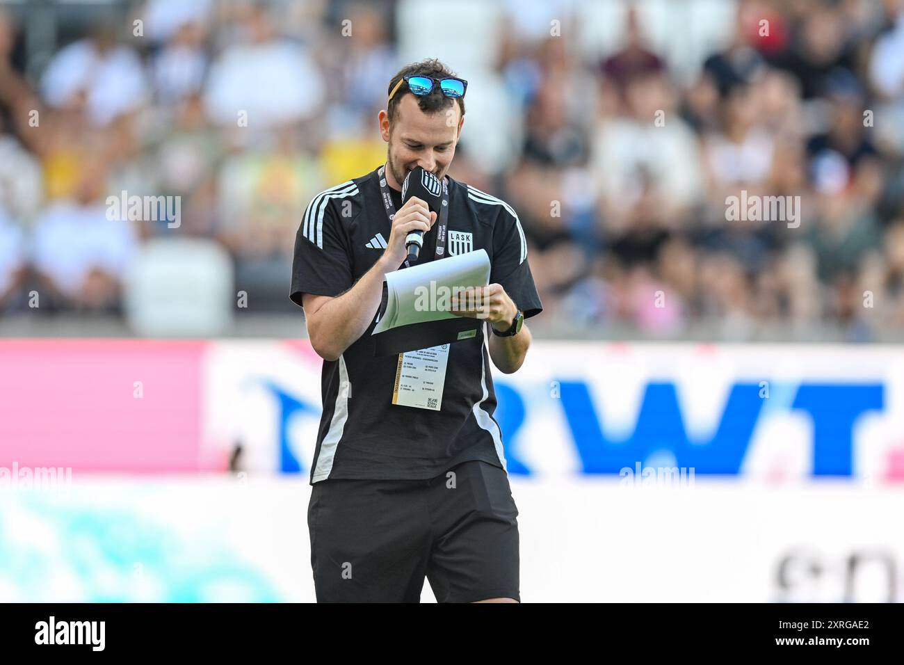 10.08.2024, Raiffeisen Arena Linz, AUT, Admiral Bundesliga, LASK Linz vs SCR Altach, im Bild Stadionsprecher Patrick Gruenzweil .// Admiral Bundesliga match entre LASK Linz et SCR Altach à Linz, Autriche le 2024/08/10. - 20240810 PD13783 Banque D'Images