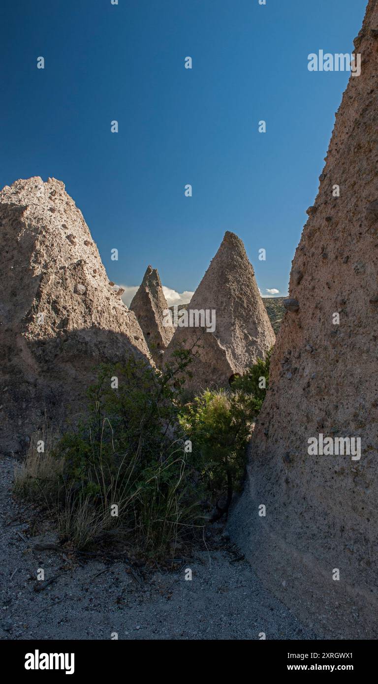 Tente Rocks au monument national de Kasha-Katuwe Tent Rocks, Cochiti Pueblo, Nouveau-Mexique Banque D'Images
