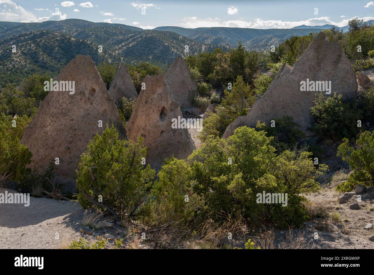 Tente Rocks au monument national de Kasha-Katuwe Tent Rocks, Cochiti Pueblo, Nouveau-Mexique Banque D'Images
