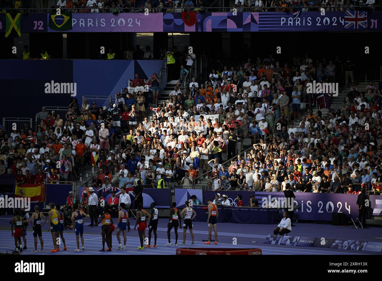 Paris, France. 10 août 2024. Le peloton des coureurs photographié au départ de la finale du 5000 m masculin de la compétition d'athlétisme aux Jeux Olympiques de Paris 2024, le samedi 10 août 2024 à Paris, France. Les Jeux de la XXXIIIe Olympiade se déroulent à Paris du 26 juillet au 11 août. La délégation belge compte 165 athlètes en compétition dans 21 sports. BELGA PHOTO JASPER JACOBS crédit : Belga News Agency/Alamy Live News Banque D'Images