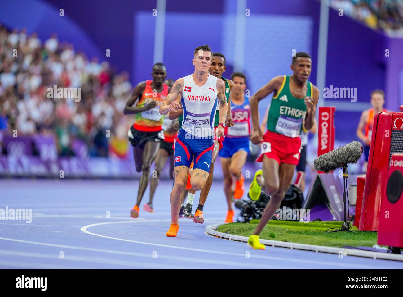 Paris, France 20240810. Jakob Asserson Ingebrigtsen et Narve Gilje Nordås lors de la finale masculine du 5000m au stade de France lors des Jeux olympiques d'été de Paris 2024. Photo : Beate Oma Dahle / NTB Banque D'Images