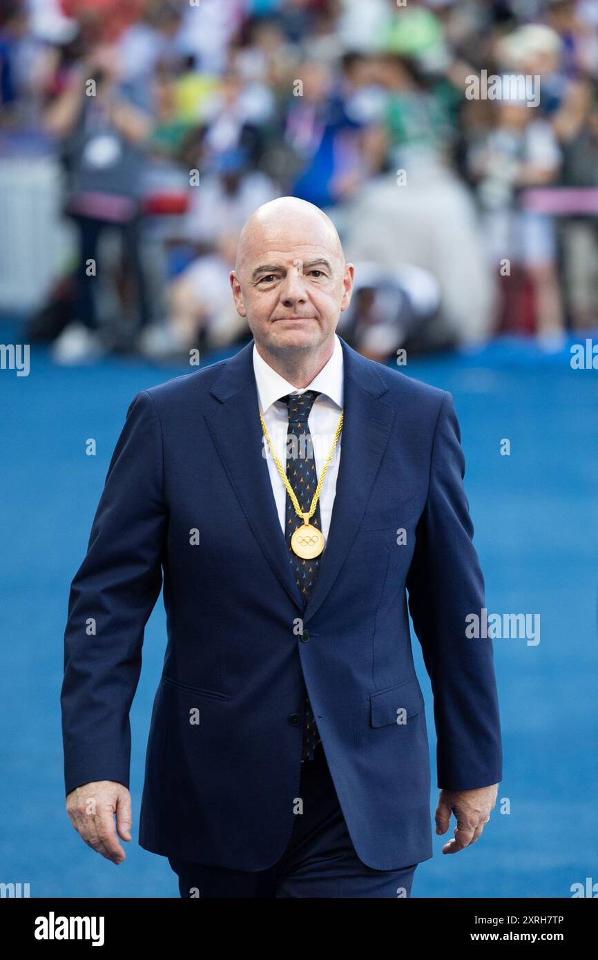 Paris, France. 10 août 2024. Paris, France, le 10 août 2024 : le président de la FIFA Gianni Infantino est vu lors de la médaille Cermony aux Jeux Olympiques Paris 2024 Women Gold Medal Football match entre le Brésil et les États-Unis au Parc des Princes à Paris, France. (ANE Frosaker/SPP) crédit : SPP Sport Press photo. /Alamy Live News Banque D'Images