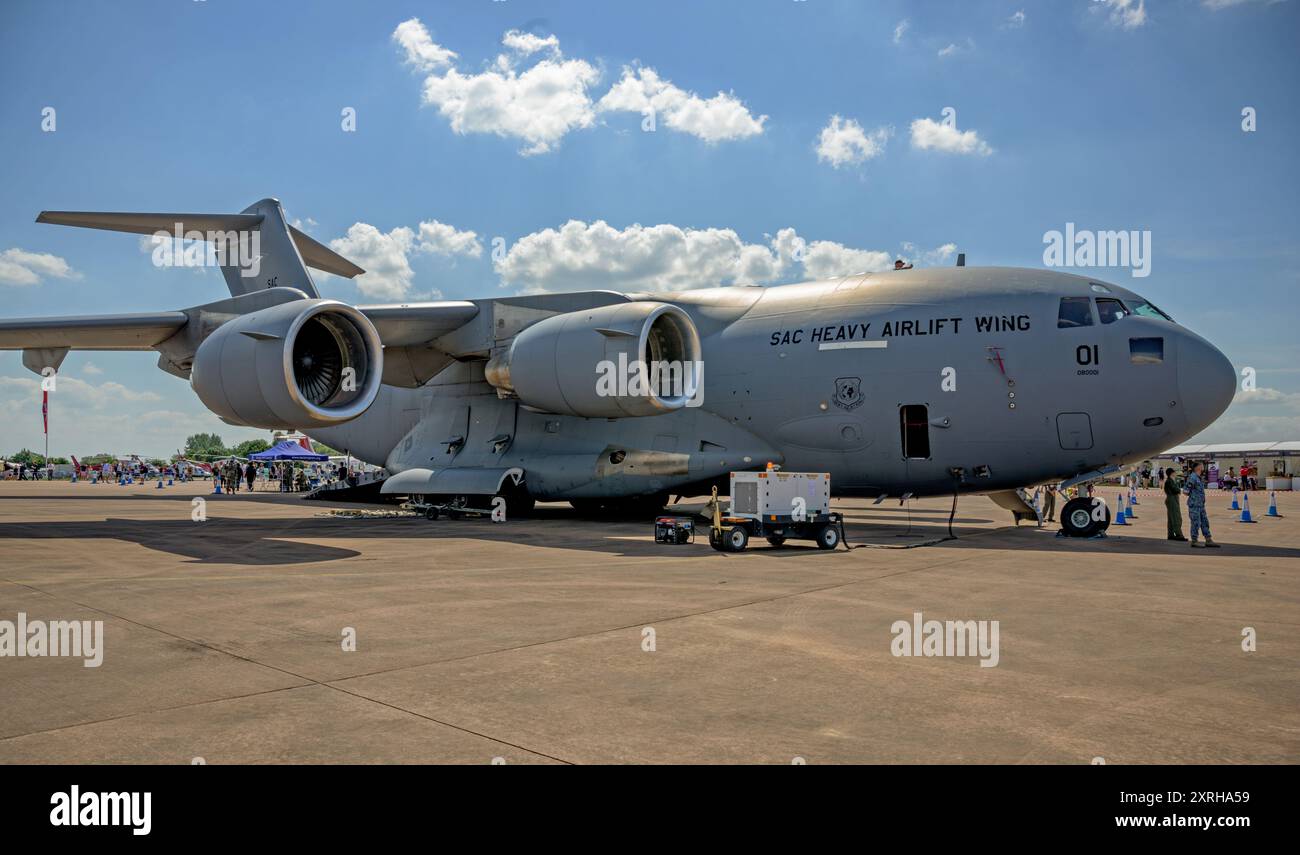 Capacité de transport aérien stratégique Boeing C-17 Globemaster III exposé statique au Royal International Air Tattoo 2024 Banque D'Images