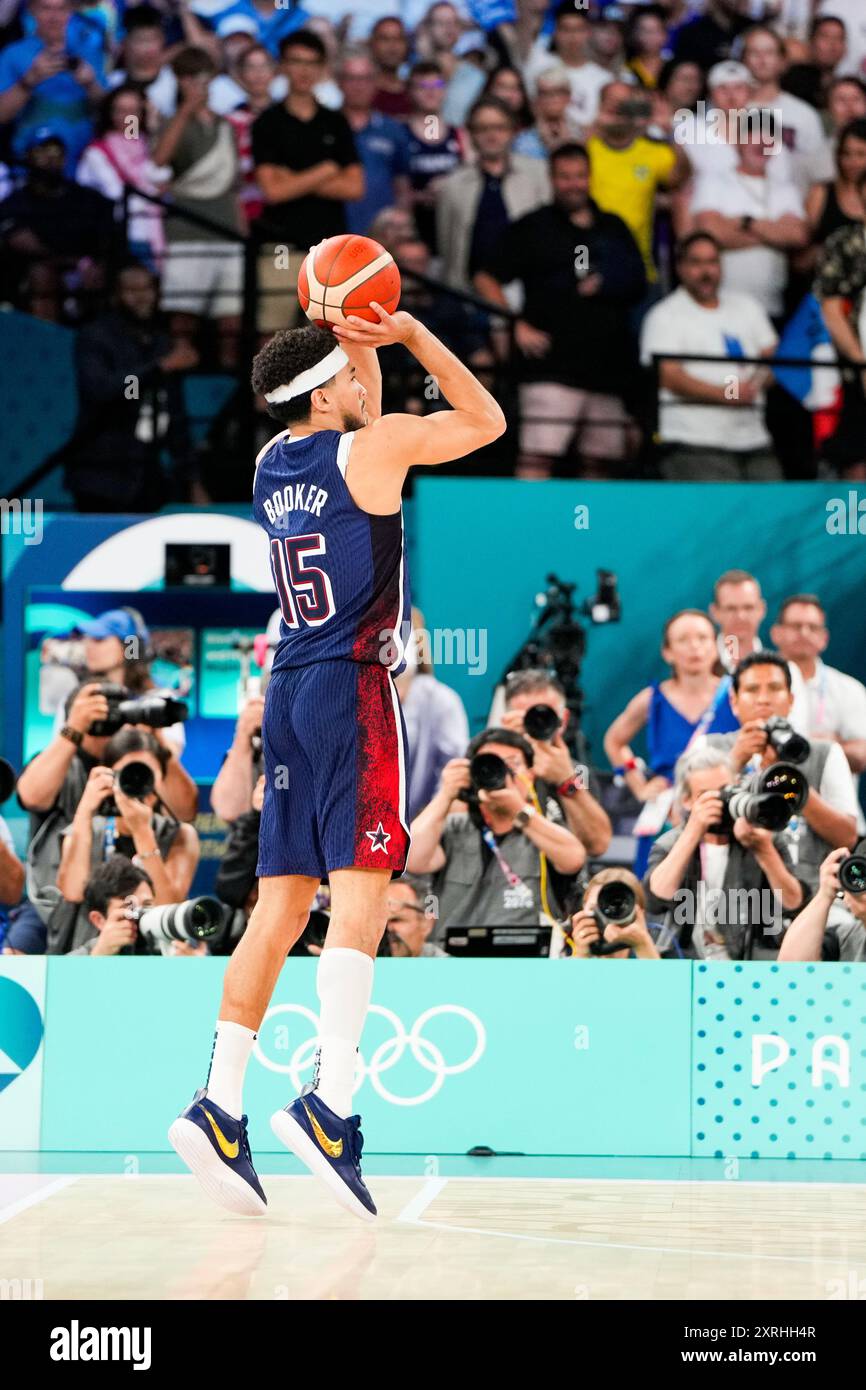Paris, France. 10 août 2024. PARIS, FRANCE - 10 AOÛT : Devin Booker des États-Unis lors du match pour la médaille d'or masculine, match 50, entre la France et les États-Unis le jour 15 des Jeux Olympiques de Paris 2024 au Bercz Arena le 10 août 2024 à Paris, France. (Photo de Jari Pestelacci/Just Pictures/Sipa USA) crédit : Sipa US/Alamy Live News Banque D'Images