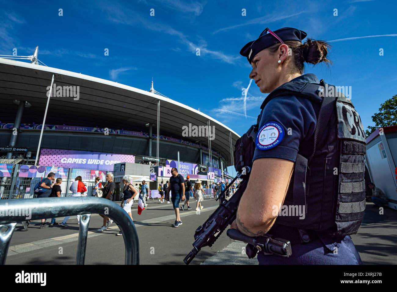 Paris, France. 10 août 2024. Jeux Olympiques, garde de police tous les accès au terrain de l'Estade de France. © ABEL F. ROS crédit : ABEL F. ROS/Alamy Live News Banque D'Images