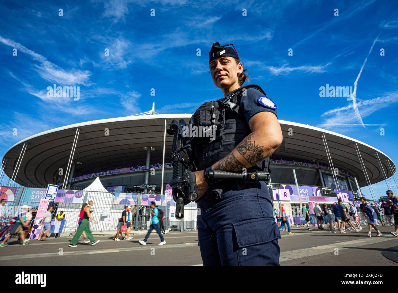 Paris, France. 10 août 2024. Jeux Olympiques, garde de police tous les accès au terrain de l'Estade de France. © ABEL F. ROS crédit : ABEL F. ROS/Alamy Live News Banque D'Images
