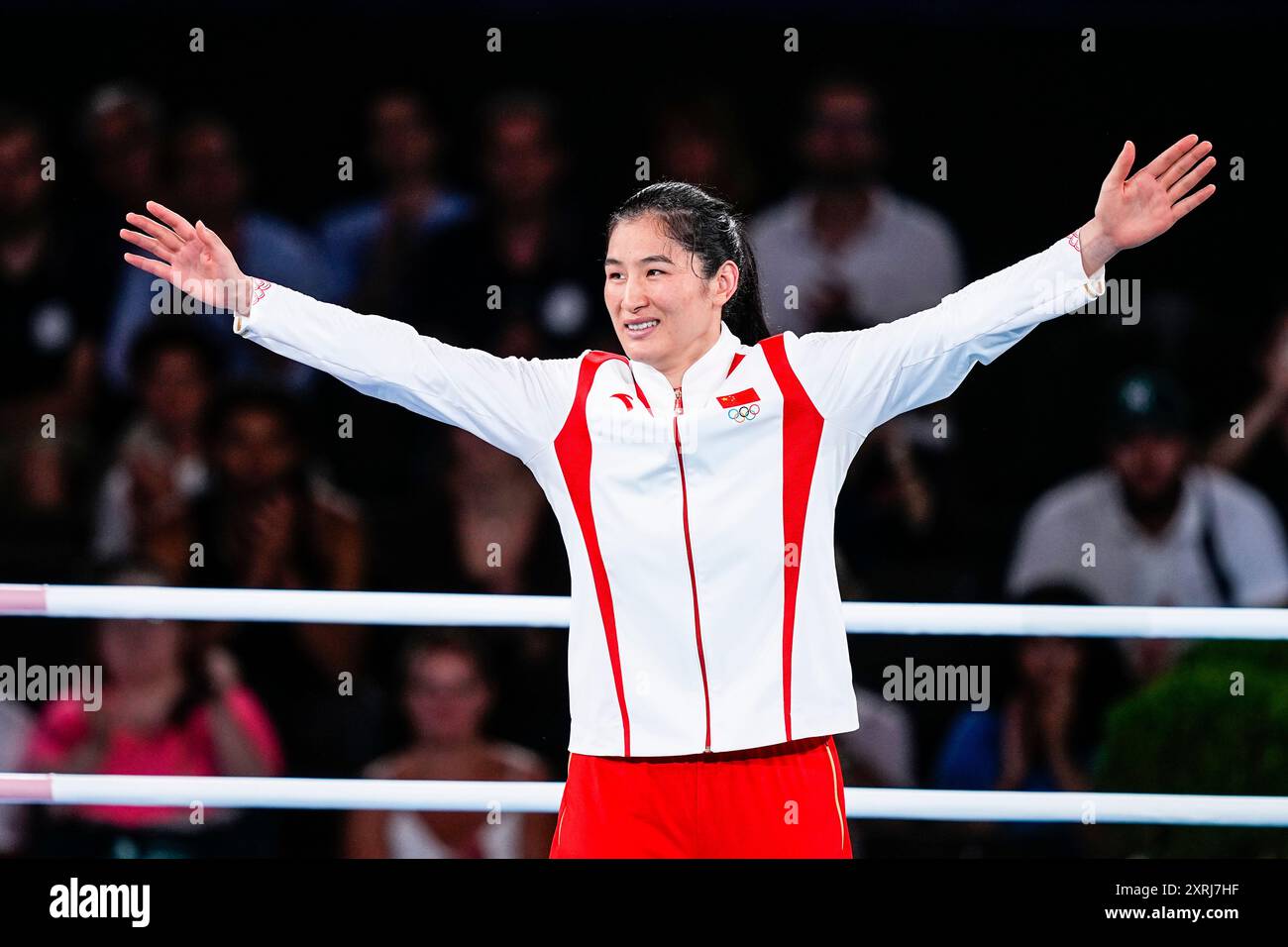 Gold Medallist Qian Li of China poses after Women's 75kg - Final of the Boxing on Roland-Garros Stadium during the Paris 2024 Olympics Games on August 10, 2024 in Paris, France. AFP7 10/08/2024 (Europa Press via AP) Banque D'Images