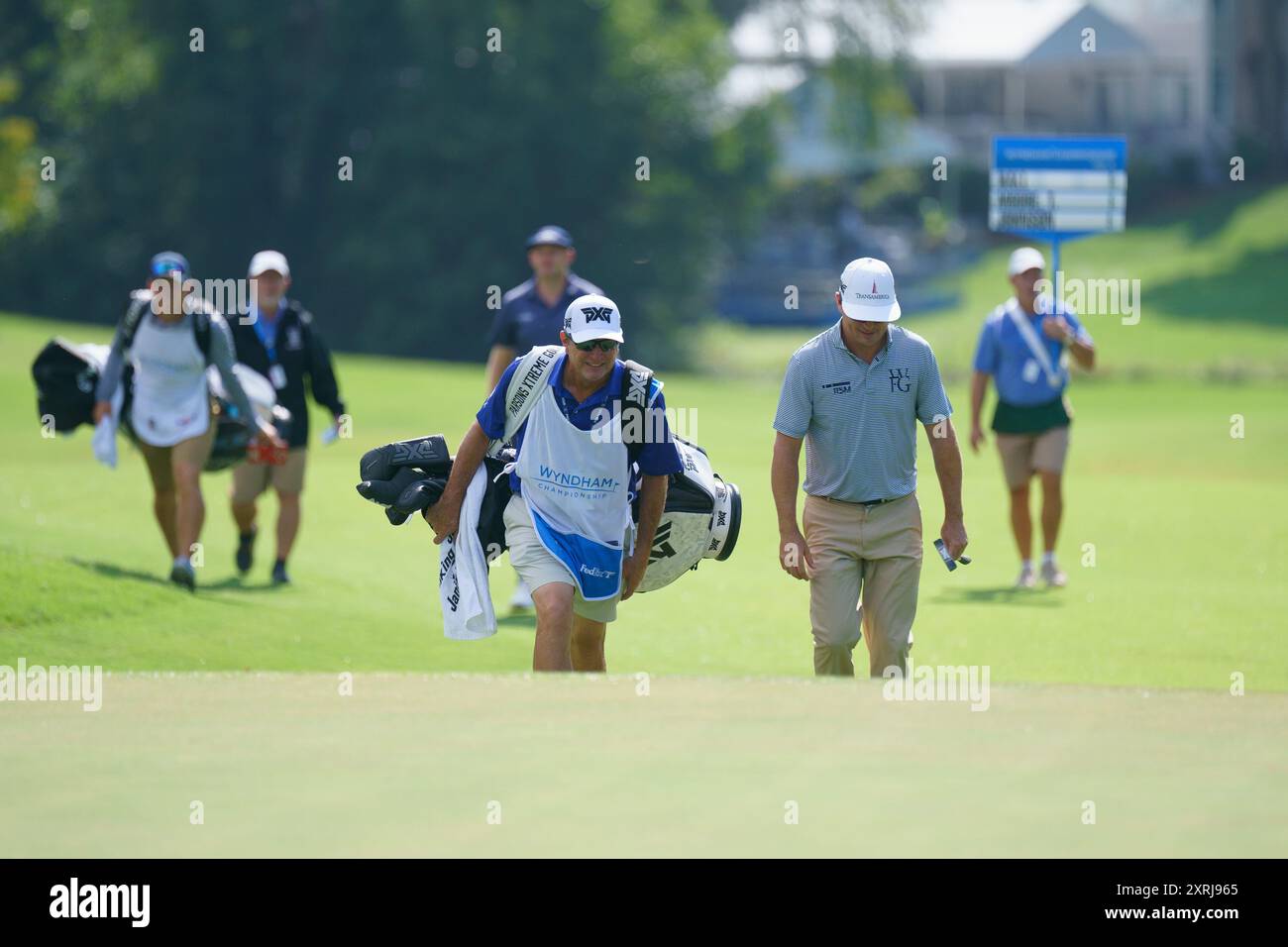 Greensboro, Caroline du Nord, États-Unis. 9 août 2024. ZACH JOHNSON marche vers le green lors du championnat Wyndham 2024 au Sedgefield Country Club de Greensboro, Caroline du Nord. (Crédit image : © Josh Brown/ZUMA Press Wire) USAGE ÉDITORIAL SEULEMENT! Non destiné à UN USAGE commercial ! Crédit : ZUMA Press, Inc/Alamy Live News Banque D'Images