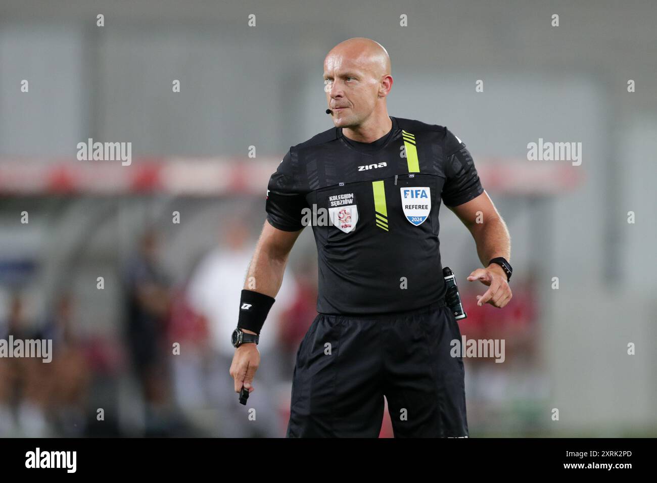 Zabrze, Pologne. 02 août 2024. L'arbitre polonais Szymon Marciniak vu en action lors du match de football de la Ligue polonaise PKO BP Ekstraklasa 2024/2025 entre Gornik Zabrze et Pogon Szczecin à l'Arena Zabrze. Score final : Gornik Zabrze 1:0 Pogon Szczecin. Crédit : SOPA images Limited/Alamy Live News Banque D'Images