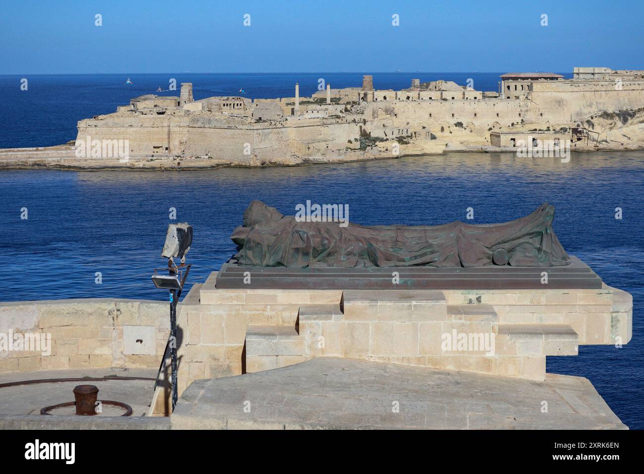 Mémorial de la seconde Guerre mondiale, soldat de bronze Malte Banque D'Images