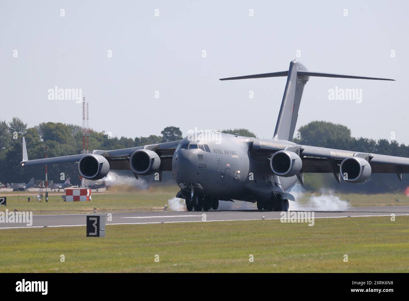 RAF Fairford, Royaume-Uni. 19 juillet 2024. McDonnell Douglas C-17A Globemaster III ZZ178 arrivant au RIAT 2024 Air Show. Banque D'Images RAF Fairford, Royaume-Uni. 19 juillet 2024. McDonnell Douglas C-17A Globemaster III ZZ178 arrivant au RIAT 2024 Air Show. Banque D'Images
