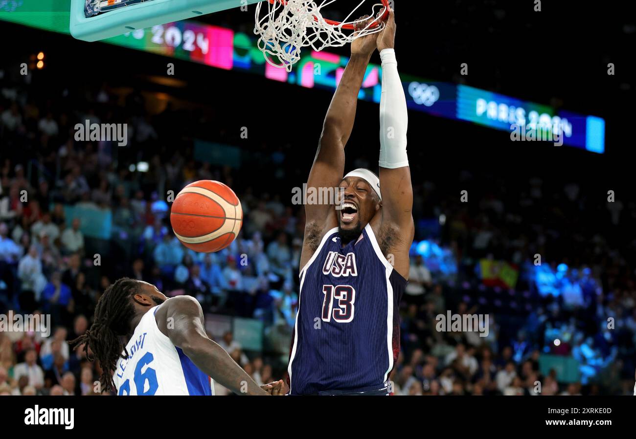 PARIS, FRANCE - 10 AOÛT : Bam Adebayo, des États-Unis, lors du match pour la médaille d’or de basket-ball masculin, le 15e jour des Jeux Olympiques de Paris 2024 à Bercy Arena, le 10 août 2024 à Paris, France. © diebilderwelt / Alamy Stock Banque D'Images