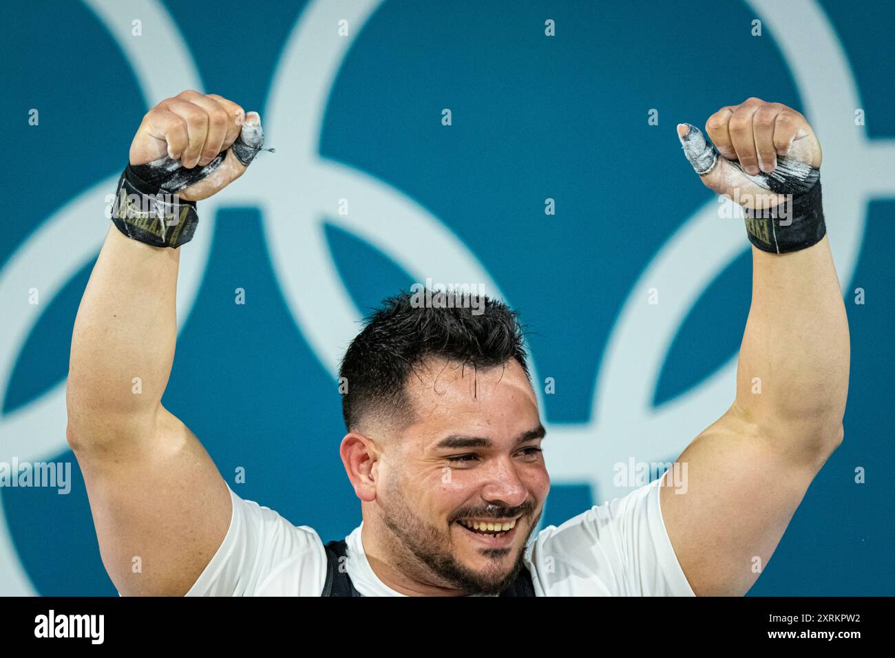 Paris, France. 10 août 2024. Jeux Olympiques, finale d'haltérophilie masculine au South Paris Arena. Ramiro Mora Romero, équipe de réfugiés. Crédit : ABEL F. ROS/Alamy Live News Banque D'Images