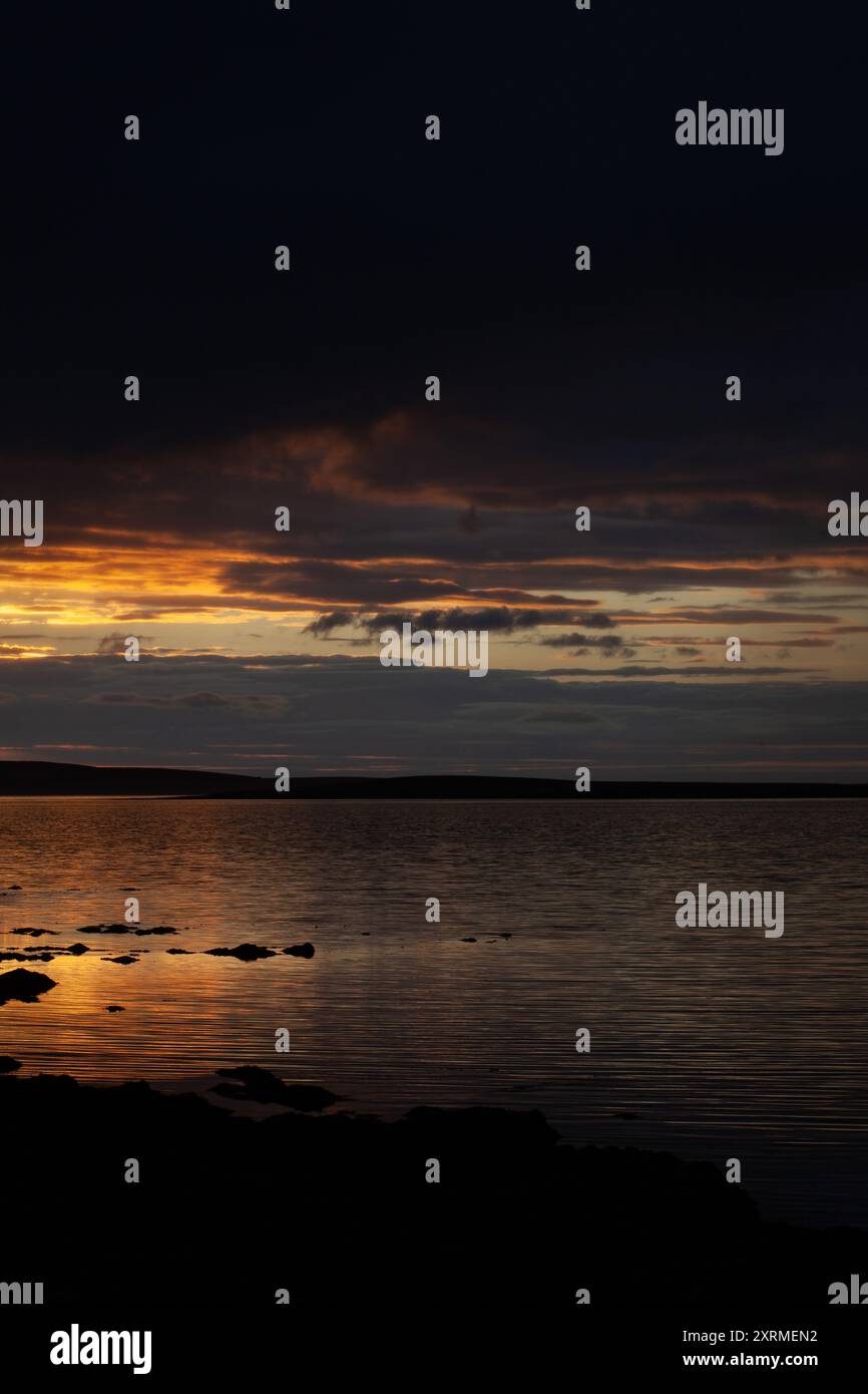 Coucher de soleil sur Stronsay en milieu d'été, Orcades, Écosse Banque D'Images