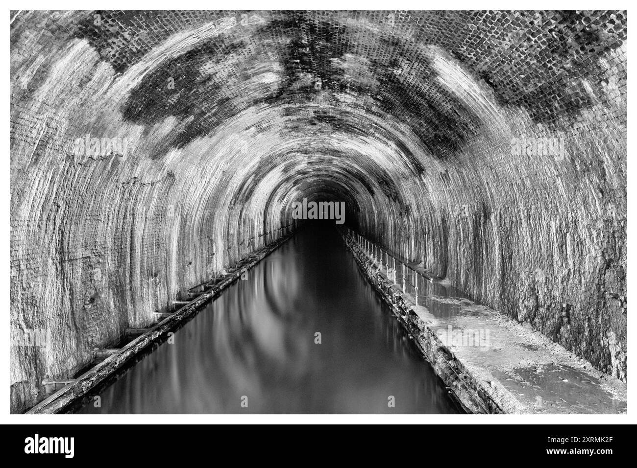 L'entité de Seneffe possède un patrimoine hydraulique très important : l'ancien canal Charleroi-Bruxelles (70 et 300 tonnes) qui la traverse du sud au Banque D'Images