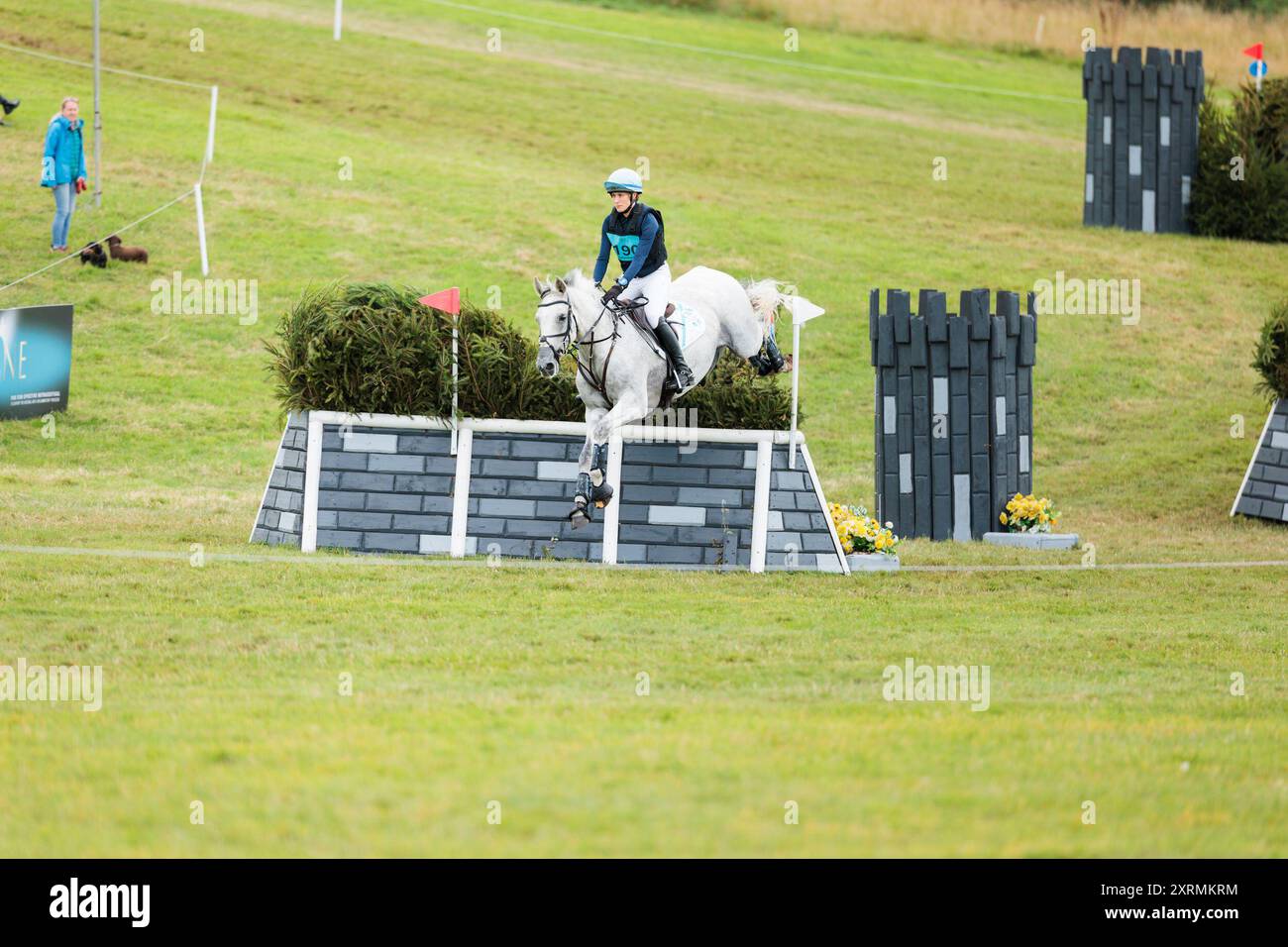 Bella Innes Ker de Grande-Bretagne avec l'autoroute II pendant le cross-country CCI4*S aux Five Star International Hartpury Horse Trials le 10 août 2024, Hartpury, Royaume-Uni (photo par Maxime David - MXIMD Pictures) Banque D'Images