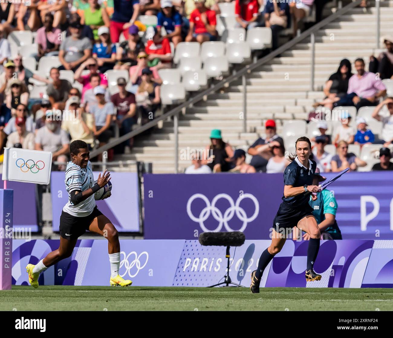 Paris, Ile de France, France. 28 juillet 2024. Fidji Back REAPI ULUNISAU (FIJ) (5) participe au match de rugby à sept féminin de la piscine A au stade de France lors des Jeux olympiques d'été de Paris en 2024. (Crédit image : © Walter Arce/ZUMA Press Wire) USAGE ÉDITORIAL SEULEMENT! Non destiné à UN USAGE commercial ! Banque D'Images