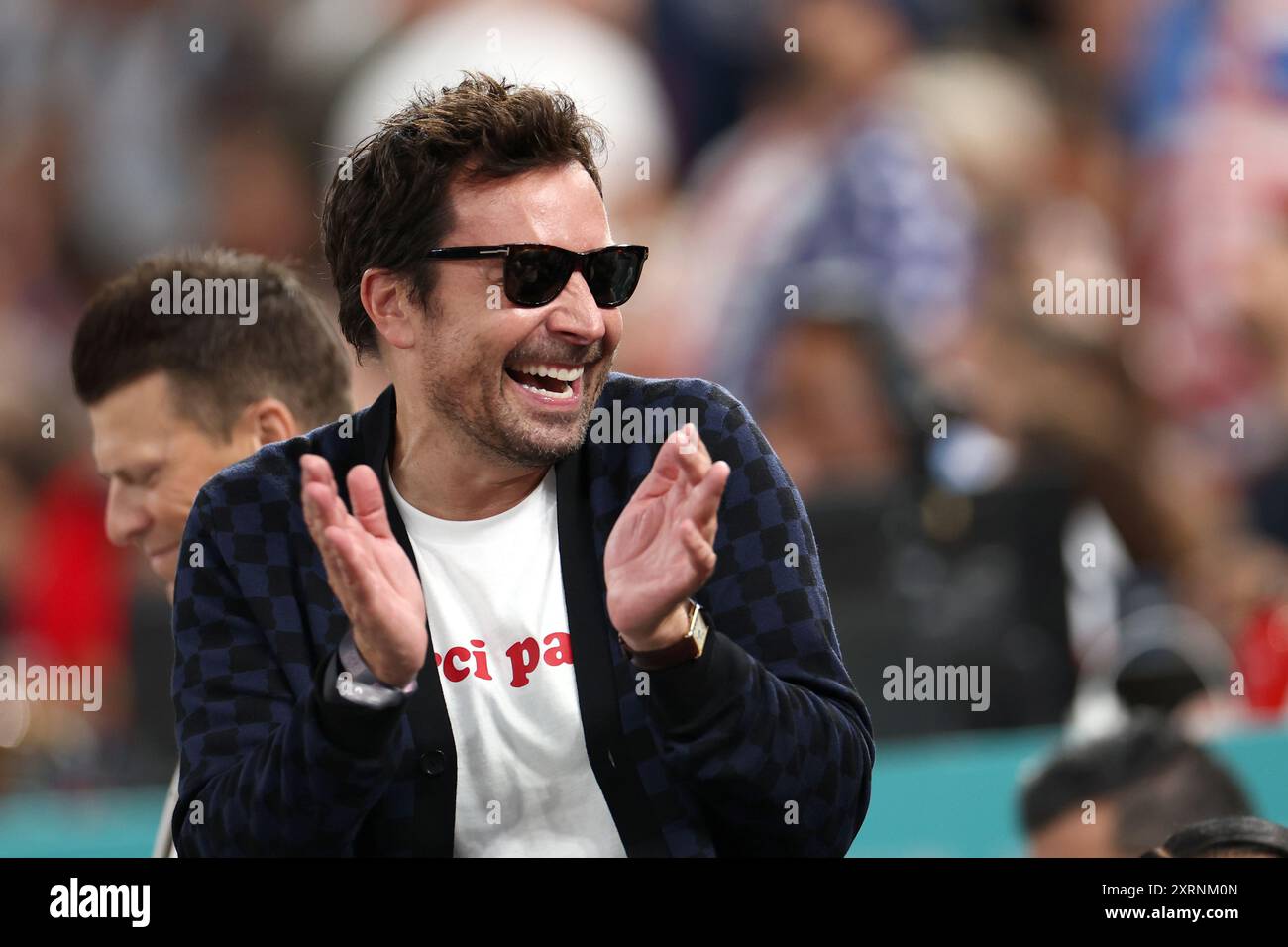 Paris, France. 11 août 2024. Julien Mattia/le Pictorium - basket-ball 5x5 - finale - France-USA - Paris 2024 - 11/08/2024 - France/Seine Saint Denis/Paris - Jimmy Fallon fait le show à la finale France-USA Basketball des Jeux Olympiques de Paris 2024, à l'Arena Bercy, le 10 août 2024. Crédit : LE PICTORIUM/Alamy Live News Banque D'Images