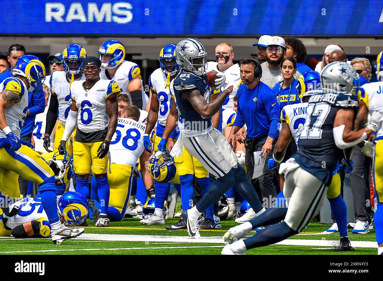 Inglewood, Californie, États-Unis. 11 août 2024 Inglewood, CA. Les Dallas Cowboys Tight End John Stephens Jr. (81) en action lors du match de pré-saison de la NFL contre les Dallas Cowboys. Crédit photo obligatoire : Louis Lopez/Cal Sport Media crédit : Cal Sport Media/Alamy Live News Banque D'Images
