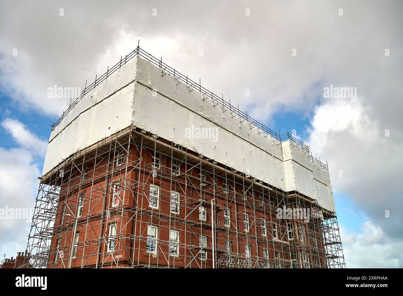 Réparation et re-toiture de l'Hôtel Mount et appartements, Fleetwood, après l'incendie Banque D'Images