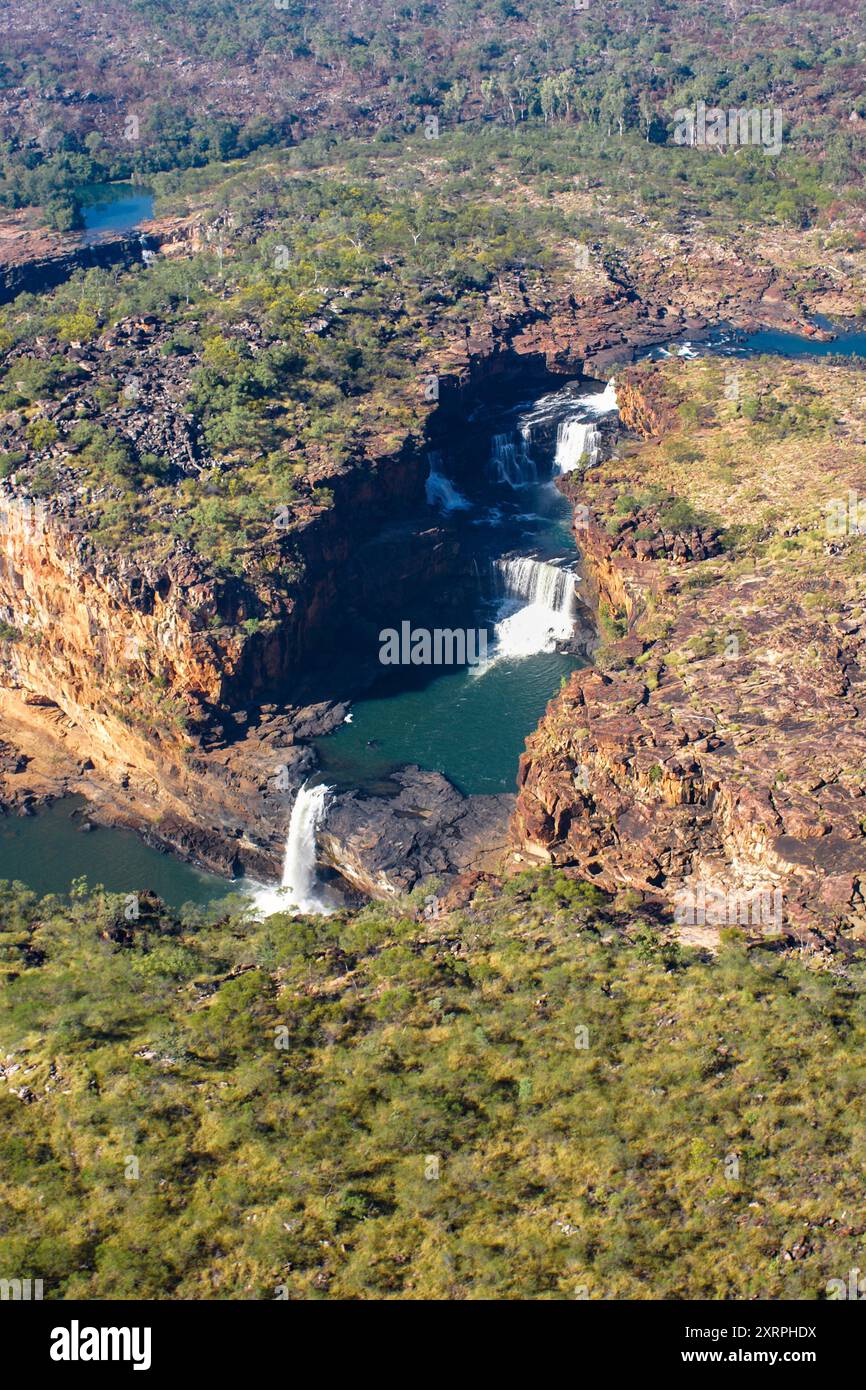 Triple niveau des chutes Mitchell, cascade en cascade à travers les rochers de grès des Kimberleys, Australie occidentale, vue aérienne Banque D'Images