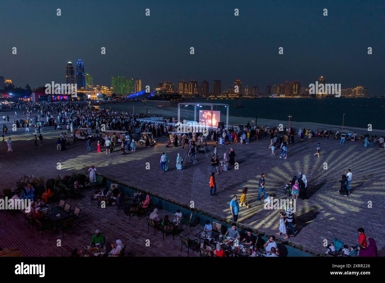 Katara Cultural Village Eid Celebration Fireworks Doha Qatar Banque D'Images