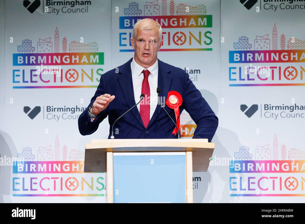 Alistair (Al) Carns, député travailliste remportant le siège de Birmingham Selly Oak aux élections générales de 2024. Ancien Royal Marine, il a servi dans la guerre d'Afghanistan et a été mentionné dans des dépêches 'en reconnaissance de courageux et distingués services en Afghanistan au cours de la période du 1er octobre 2006 au 31 mars 2007. Banque D'Images