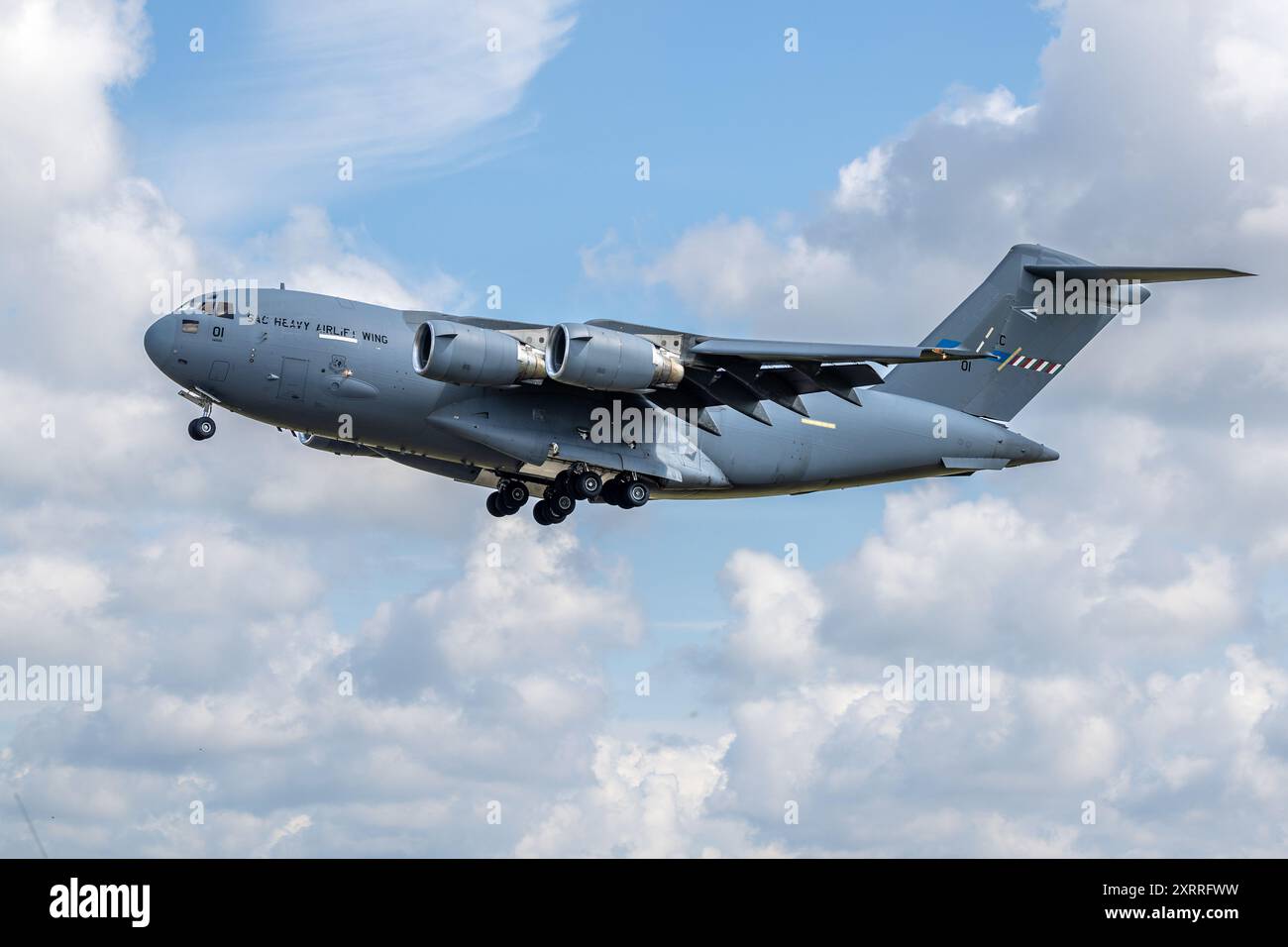 United States Air Force - Boeing C-17A Globemaster III, arrivant à la RAF Fairford pour prendre part à l'exposition statique au RIAT 2024. Banque D'Images