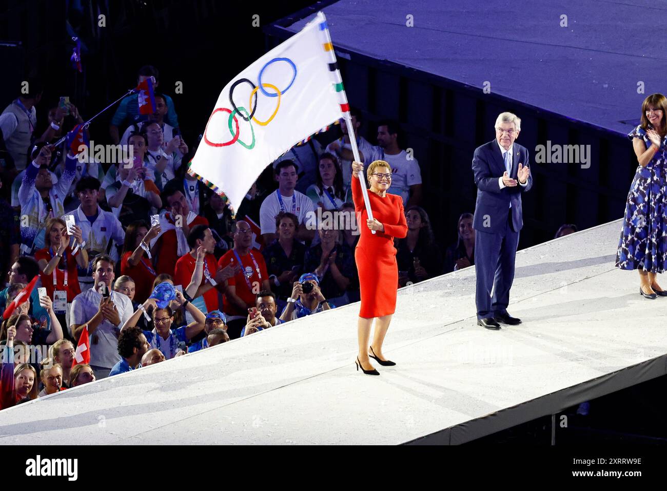 Thomas Bach Président du Comité international olympique Karen Bass maire de la ville de Los Angeles cérémonie de clôture des Jeux Olympiques de Paris 2024 le 11 août 2024 au stade de France à Saint-Denis près de Paris, France - photo Gregory Lenormand/DPPI Media/Panoramic Credit : DPPI Media/Alamy Live News Banque D'Images