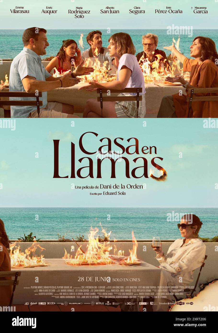 ALBERTO SAN JUAN, EMMA VILARASAU, CLARA SEGURA, MACARENA GARCIA, ENRIC AUQUER, MARIA RODRIGUEZ SOTO ET JOSÉ PÉREZ-OCAÑA DANS UNE MAISON EN FEU (2024) -TITRE ORIGINAL : CASA EN FLAMES-. Affiche en castellano de 'Casa en Llamas'. Crédit : Sábado Películas/Playtime Movies/Atresmedia Cine/3Cat/Eliofilm / album Banque D'Images