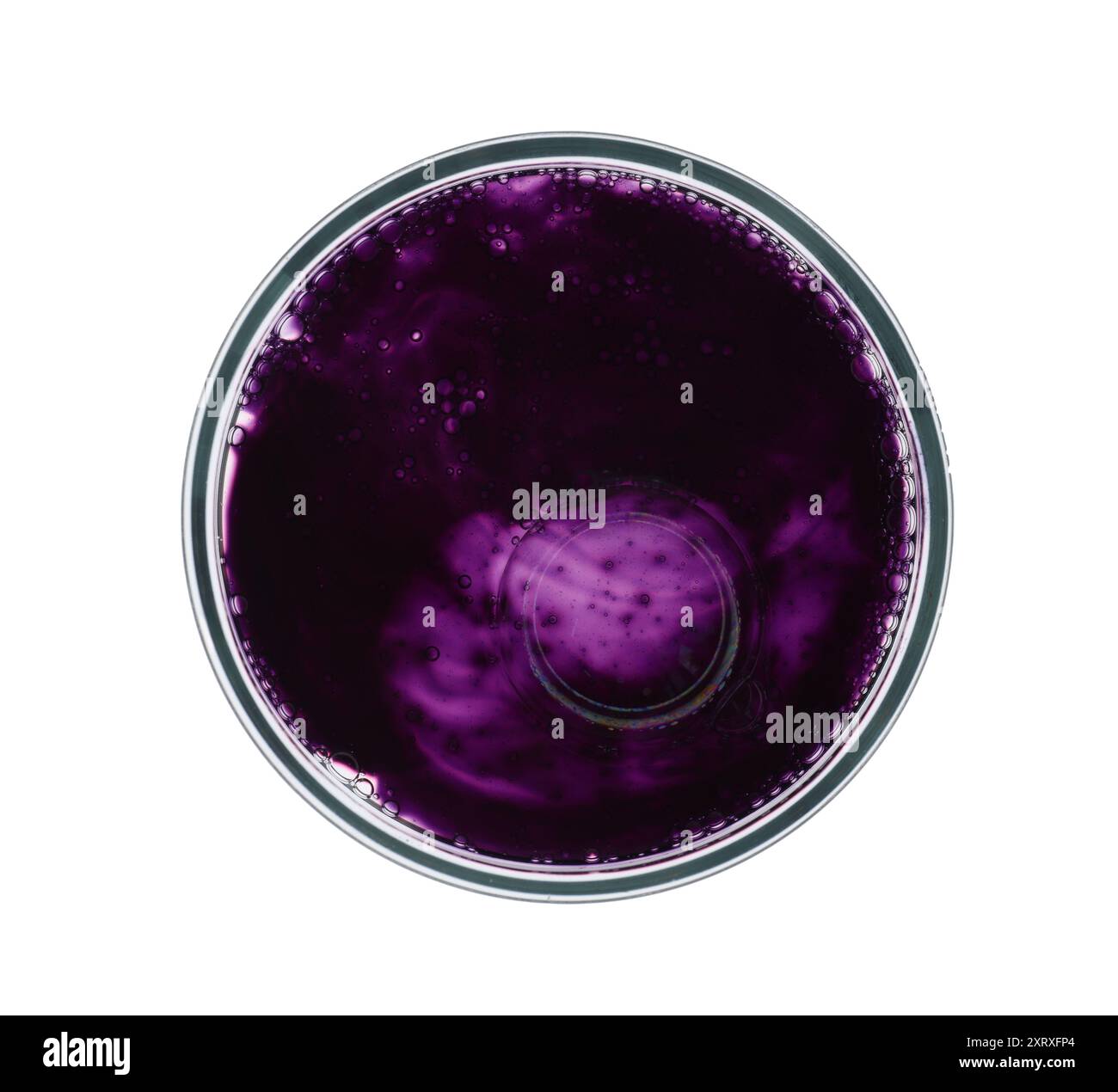 Boîte de Petri avec échantillon isolé sur blanc, vue de dessus Banque D'Images