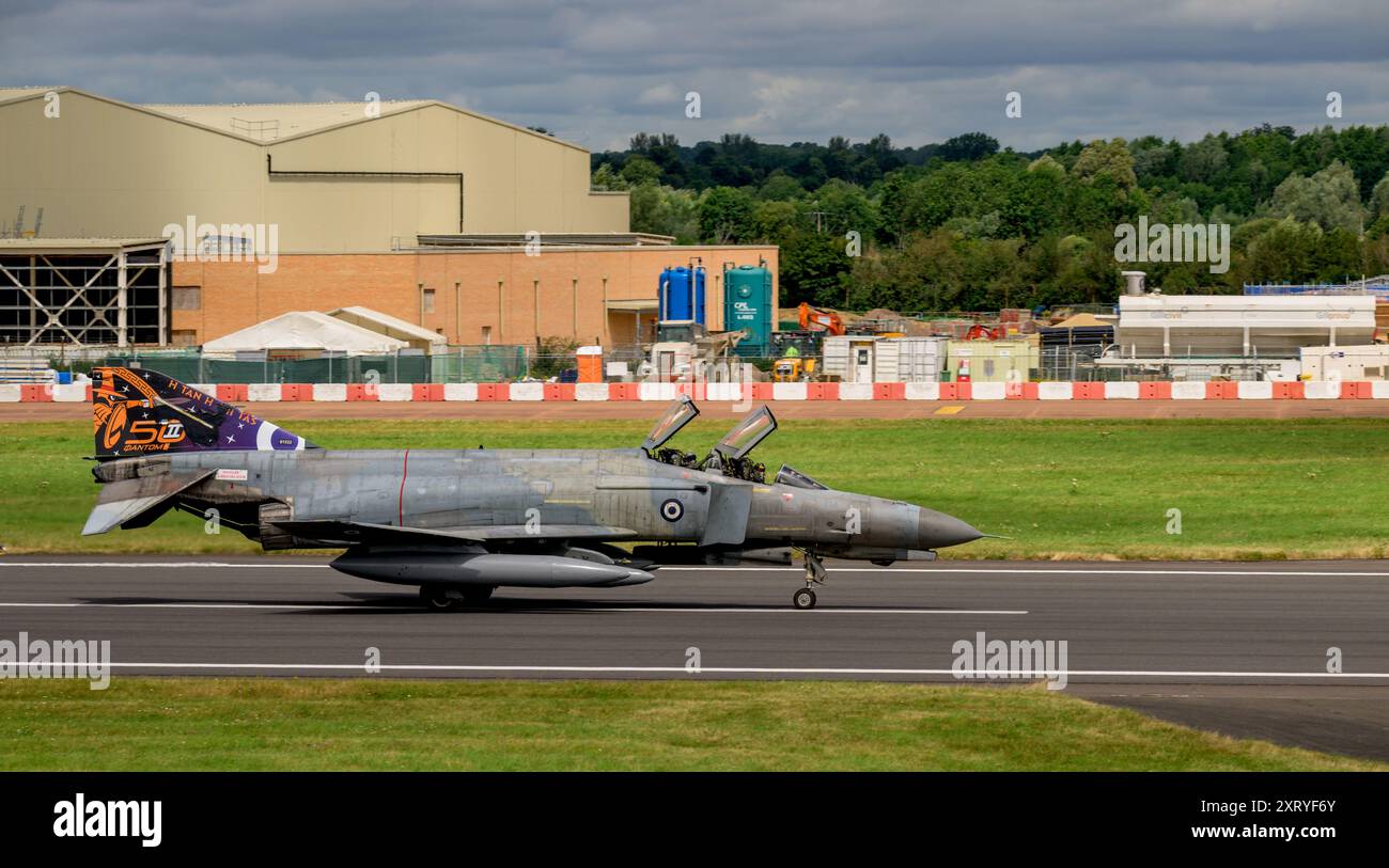 Les fantômes F-4E de la Force aérienne hellénique partent le jour des départs au Royal International Air Tattoo Banque D'Images