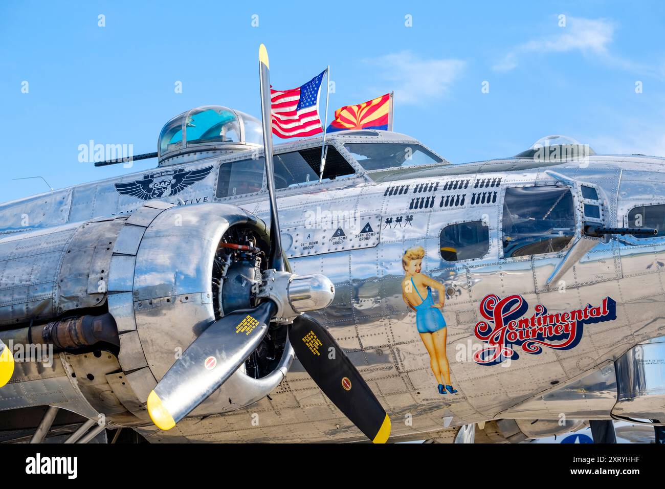 Boeing B-17 Flying Fortress cockpit d'avion de bombardier vintage, art pin-up fille, voyage sentimental, avion B17 USA restauré pendant la seconde Guerre mondiale Banque D'Images