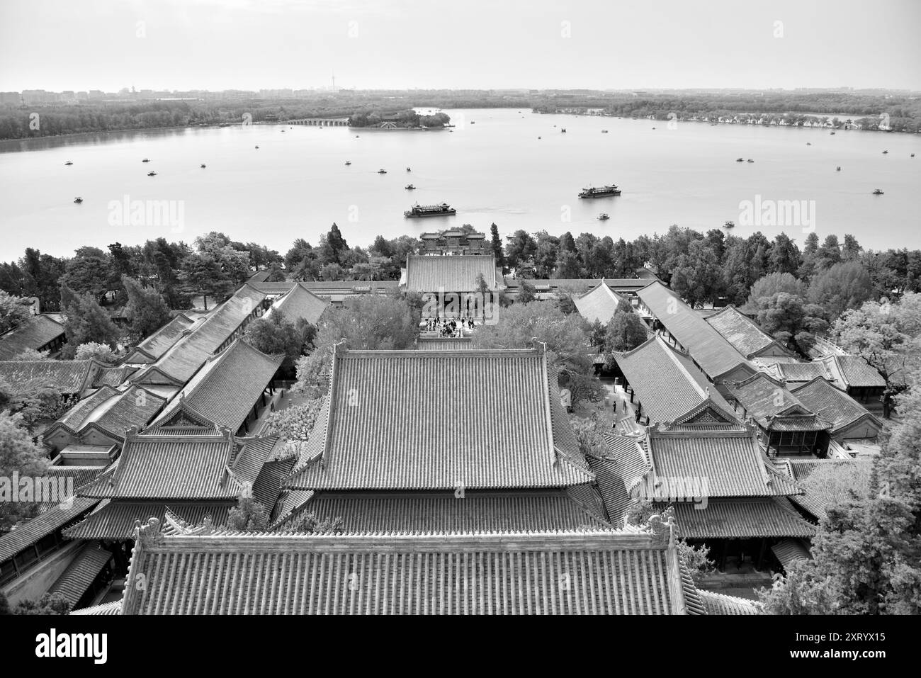 Le lac Kunming et le Palais d'été, complexe de jardins et palais impériaux chinois à Pékin, Chine, le 20 avril 2024 Banque D'Images