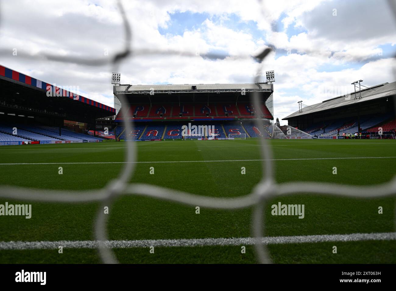 Une vue générale du stade et du filet de buts lors du match amical de pré-saison entre Crystal Palace et le FC Nantes au parc Selhurst, Banque D'Images